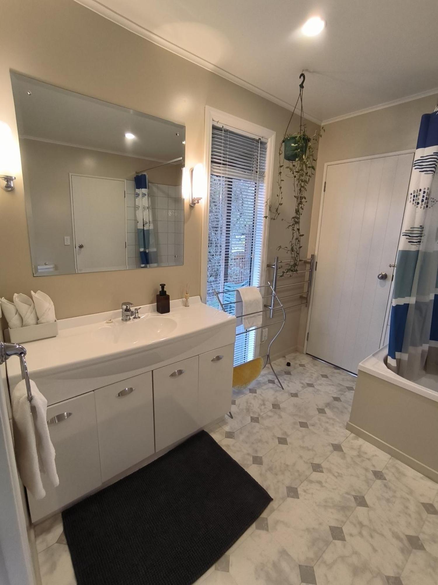 Vibrant Living Retreat Bed & Breakfast 4*