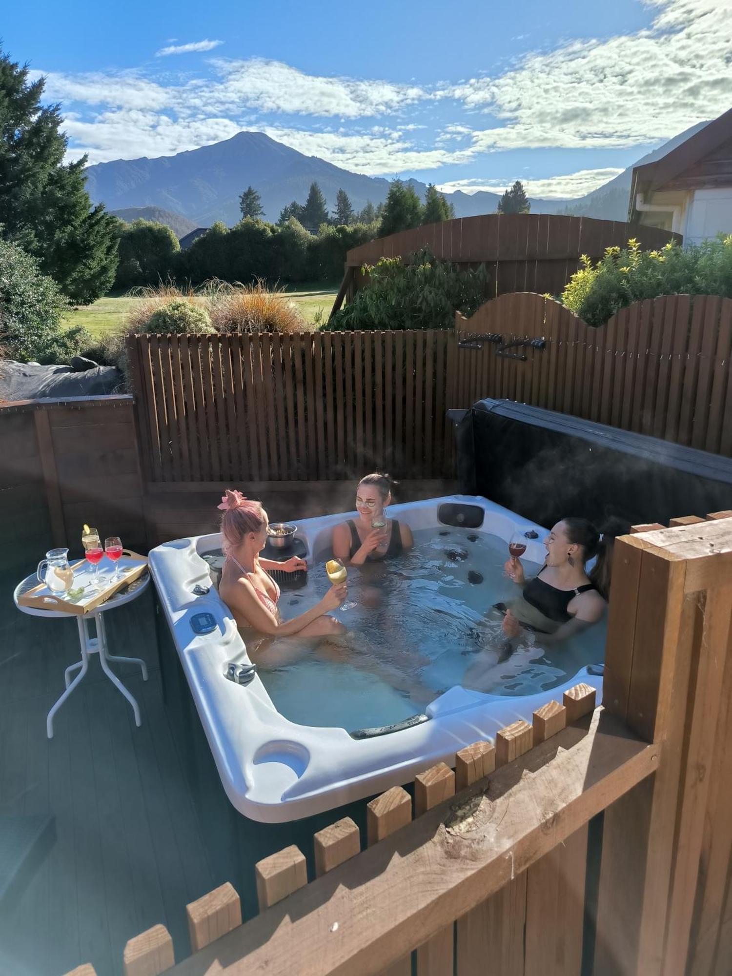 Vibrant Living Retreat Bed & Breakfast 4*